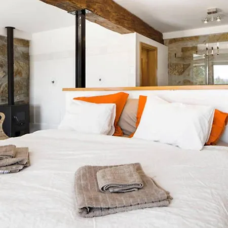 Ferienhaus Grosses Renoviertes In *